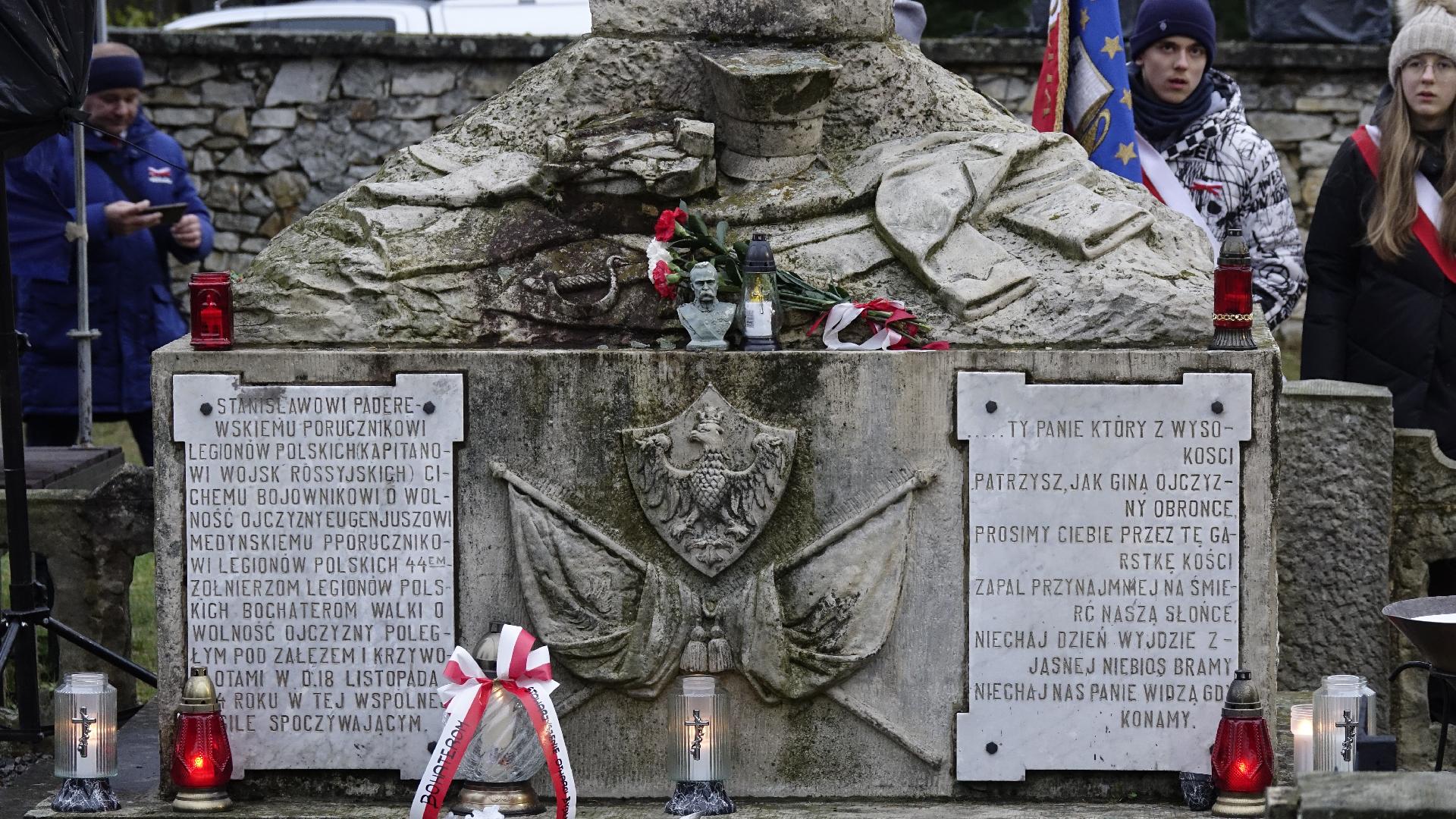 Obchody 109. rocznicy bitwy pod Krzywopłotami w Bydlinie. Pomnik poległych.Fot. Ref. FZP UG Klucze