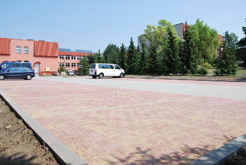 Budowa placu manewrowego przy Szkole Podstawowej w Kluczach
